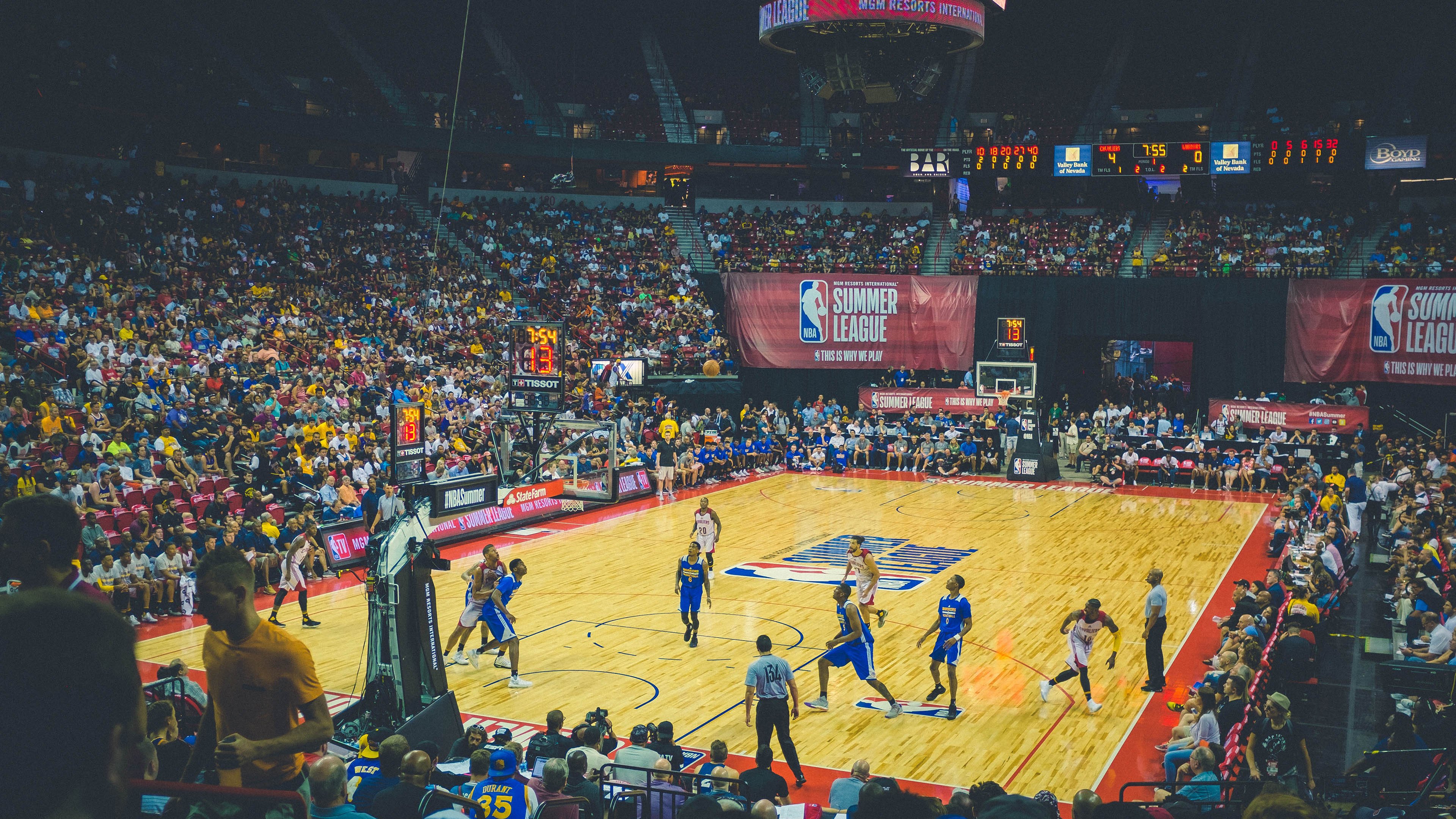 球迷“自编自导”:最具创造性的篮球短片在网络火爆,篮球短视频制作