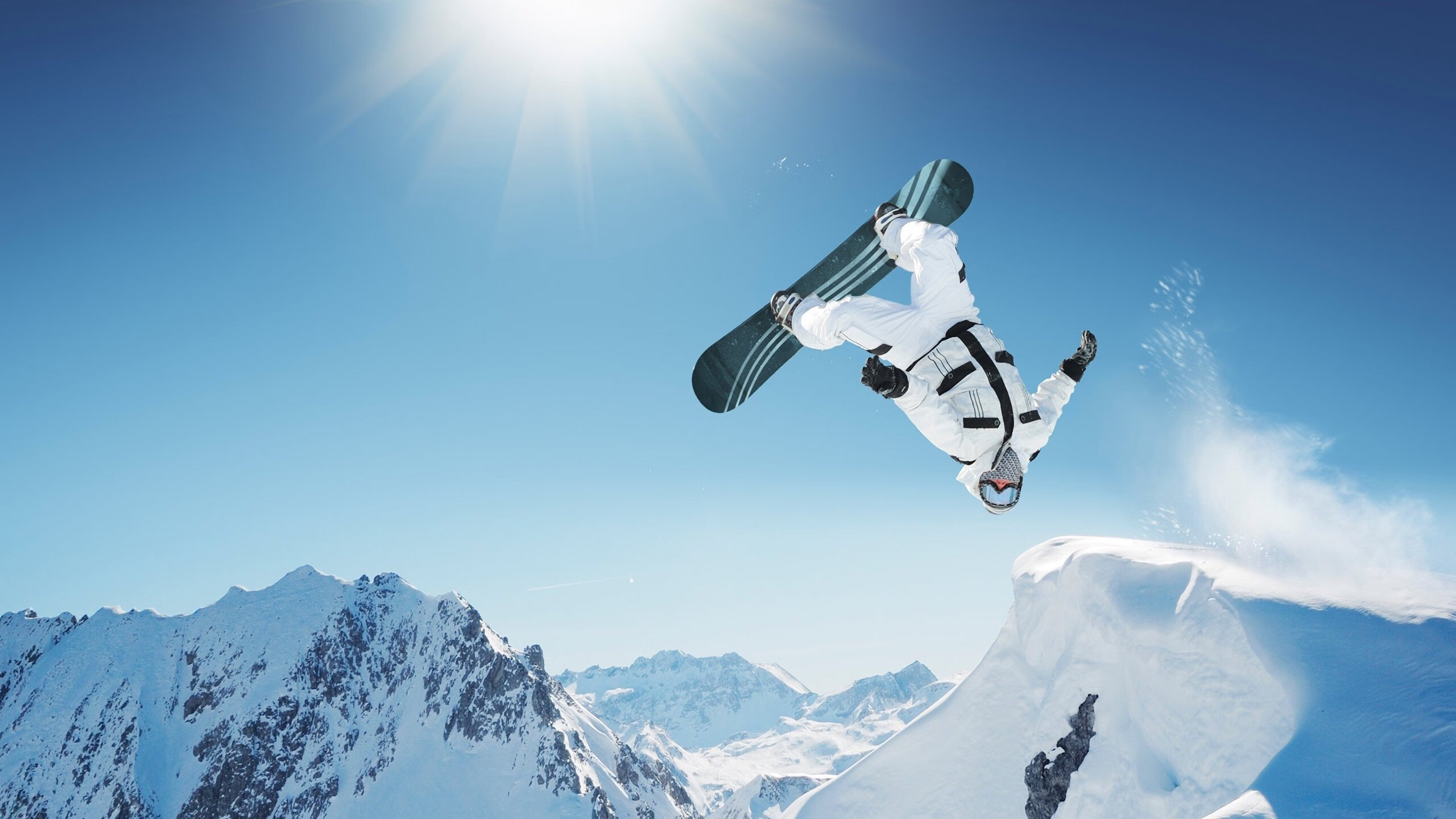 跨境文化：多国运动员线上线下同时竞技